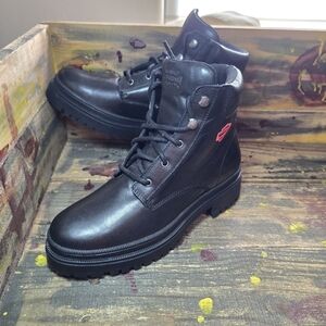 NEW Harley Womens Size 9.5 Tressler Black with Red Logo Fashion Boots D87288